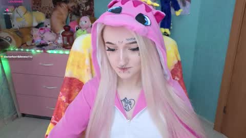 Snapshot of manuela_unicorn chatting on 11-24-25, 03:39 Manuela online show from 11-24-25, 03:39