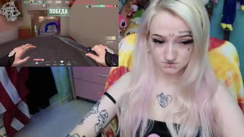 Snapshot of manuela_unicorn chatting on 11-28-25, 04:04 Manuela online show from 11-28-25, 04:04