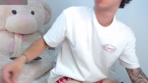 Snapshot of manuelr77 chatting on 05-09-26, 03:01 Manuel online show from 05-09-26, 03:01