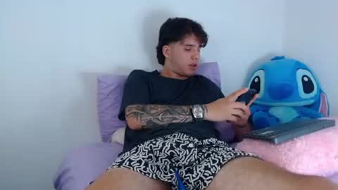 Snapshot of manuelr77 chatting on 06-11-26, 03:04 Manuel online show from 06-11-26, 03:04