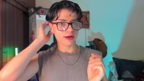 mar_alexis online show from 12-19-25, 01:01