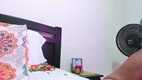 Mara online show from 03-10-25, 02:59