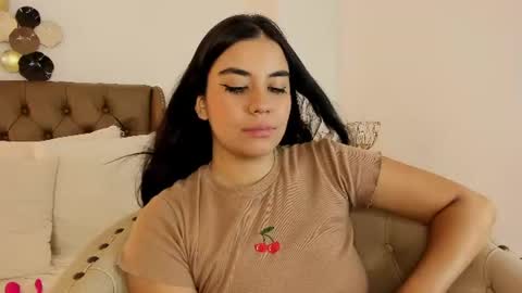 Snapshot of mara_betancurt chatting on 06-20-26, 07:55 Mara online show from 06-20-26, 07:55