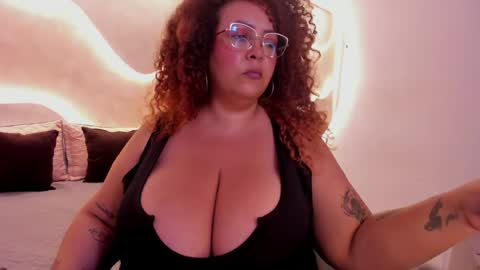 Snapshot of maraasweet chatting on 06-07-26, 02:05 Mrs. Sweet online show from 06-07-26, 02:05