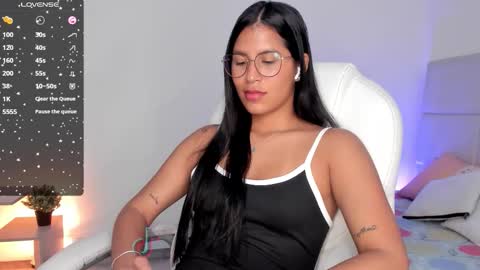 Snapshot of maragirl chatting on 09-25-25, 08:45 Mara online show from 09-25-25, 08:45