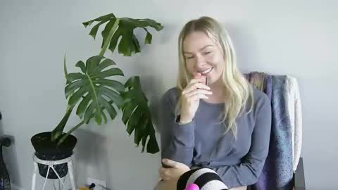 Snapshot of marasecrets chatting on 05-20-26, 08:59 marasecrets online show from 05-20-26, 08:59