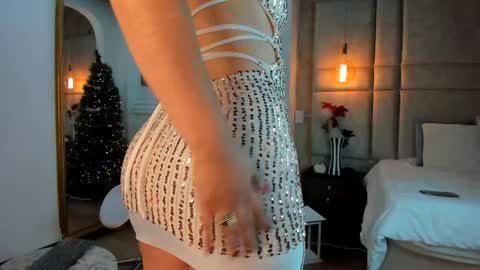 Mara Torres online show from 12-27-24, 04:43