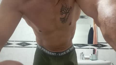 Snapshot of maravilhoso1 chatting on 12-18-25, 08:26 maravilhoso1 online show from 12-18-25, 08:26