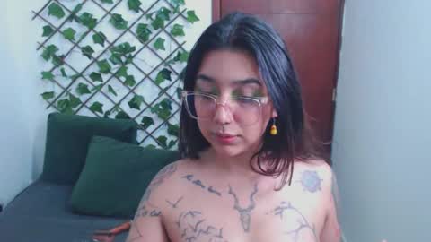 Snapshot of marce_bunny chatting on 11-08-25, 02:01 Marcela online show from 11-08-25, 02:01