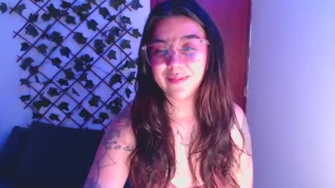 Snapshot of marce_bunny chatting on 11-21-25, 02:32 Marcela online show from 11-21-25, 02:32