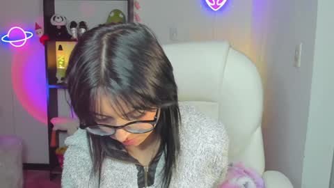 Snapshot of marcelinegh chatting on 12-11-24, 02:33 Marceline online show from 12-11-24, 02:33