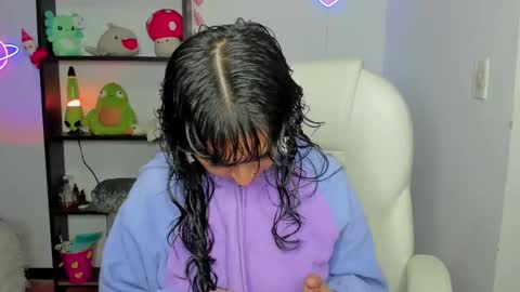 Snapshot of marcelinegh chatting on 03-04-25, 11:08 Marceline online show from 03-04-25, 11:08