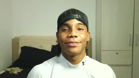 Snapshot of marcelo_dosantos77 chatting on 06-17-26, 10:00 MARCELO online show from 06-17-26, 10:00