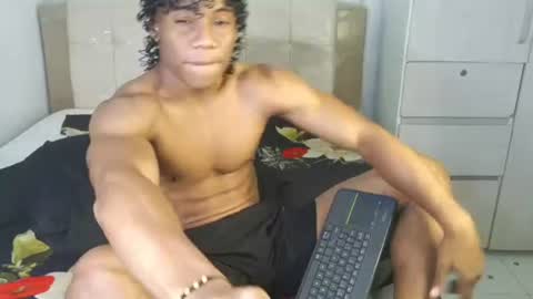 Snapshot of marcelo_dosantos77 chatting on 06-25-26, 11:53 MARCELO online show from 06-25-26, 11:53