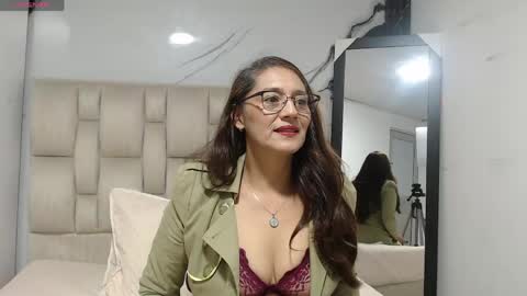 Snapshot of marciamuller chatting on 05-05-26, 12:46 Martha online show from 05-05-26, 12:46