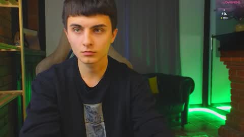 Snapshot of marco_flow chatting on 12-19-25, 09:05 Marco online show from 12-19-25, 09:05