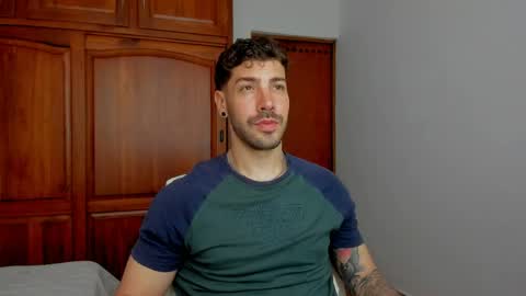 Snapshot of marco_tahani_ chatting on 05-11-26, 01:17 Marco IG marco tahani online show from 05-11-26, 01:17
