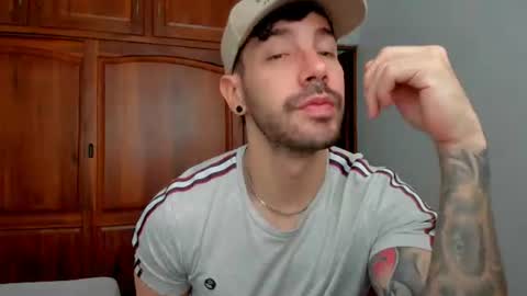 Snapshot of marco_tahani_ chatting on 06-09-26, 03:01 Marco IG marco tahani online show from 06-09-26, 03:01