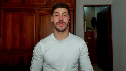 Snapshot of marco_tahani_ chatting on 06-12-26, 05:01 Marco IG marco tahani online show from 06-12-26, 05:01