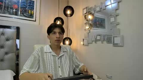 Snapshot of marcoviolet chatting on 06-04-26, 12:33 marcoviolet online show from 06-04-26, 12:33