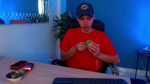 Snapshot of marcus_hanks chatting on 02-28-25, 06:54 Marcus Hanks online show from 02-28-25, 06:54