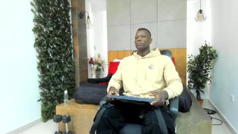 Snapshot of marcusblack_ chatting on 05-14-26, 12:23 Marcusssss online show from 05-14-26, 12:23