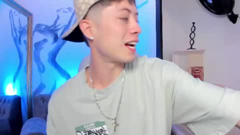 Snapshot of marcuscollins1_ chatting on 06-14-26, 02:19 Marcus online show from 06-14-26, 02:19