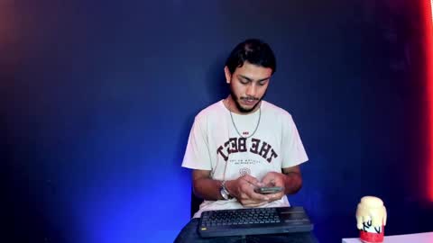 Snapshot of marcusgrayy chatting on 04-10-26, 11:48 Marcus online show from 04-10-26, 11:48