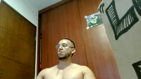Snapshot of marcusmilarc chatting on 06-13-26, 05:00 online show from 06-13-26, 05:00