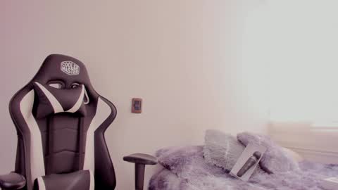 Snapshot of mardybum_ chatting on 02-06-25, 08:13 Maria online show from 02-06-25, 08:13