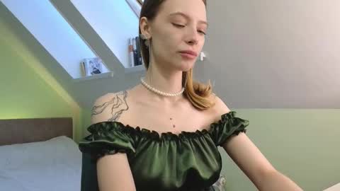 Snapshot of margareata chatting on 09-10-25, 06:24 - Alisa online show from 09-10-25, 06:24