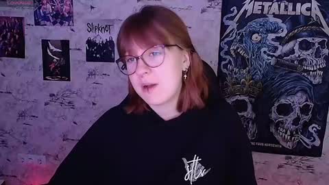 Snapshot of margaret_red chatting on 05-12-26, 09:39 Margaret online show from 05-12-26, 09:39
