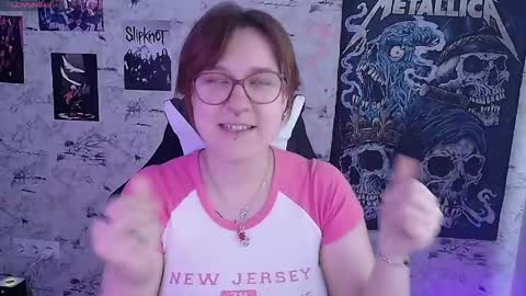 Snapshot of margaret_red chatting on 05-20-26, 01:28 Margaret online show from 05-20-26, 01:28