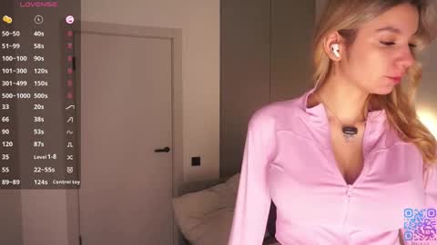 Snapshot of margarethowell chatting on 05-08-26, 06:13 Margaret online show from 05-08-26, 06:13