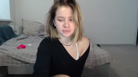 Snapshot of margaretstrein chatting on 01-09-25, 08:34 Alex and Jane online show from 01-09-25, 08:34