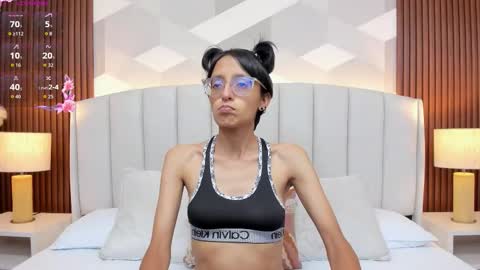 Snapshot of marge_lasander chatting on 11-11-25, 02:11 Aitana online show from 11-11-25, 02:11