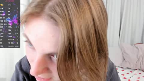 Mia online show from 04-17-26, 07:17