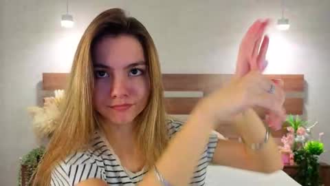 Snapshot of margiedavidson chatting on 02-12-26, 08:42 Call me Margie33 online show from 02-12-26, 08:42