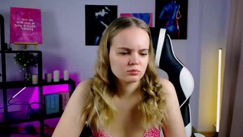 Snapshot of margoblonde chatting on 11-08-25, 02:45 margoblonde online show from 11-08-25, 02:45