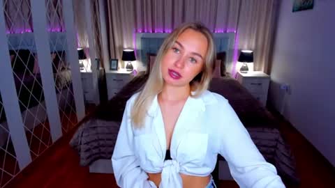 Snapshot of margosugar chatting on 06-23-26, 11:08 MargoSugar online show from 06-23-26, 11:08