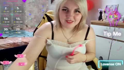 Mari online show from 03-06-25, 03:35