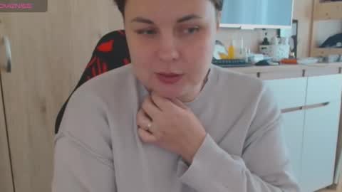 Mari online show from 10-15-25, 07:52