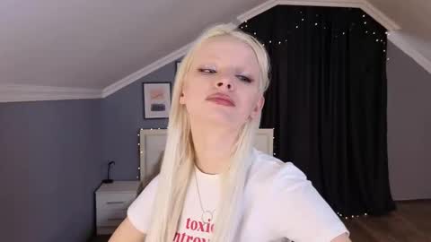 Milena online show from 02-21-26, 09:10