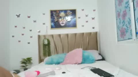 Snapshot of mari_curls chatting on 09-22-25, 03:41 mari_curls online show from 09-22-25, 03:41