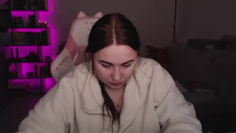 mari moore online show from 12-18-25, 05:02