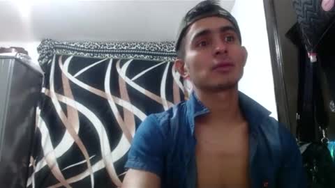 Snapshot of maria_and_angel17 chatting on 01-09-25, 01:50 Mara and ngel online show from 01-09-25, 01:50