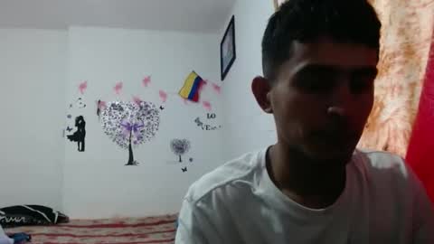 Snapshot of maria_and_angel17 chatting on 01-19-25, 10:39 Mara and ngel online show from 01-19-25, 10:39