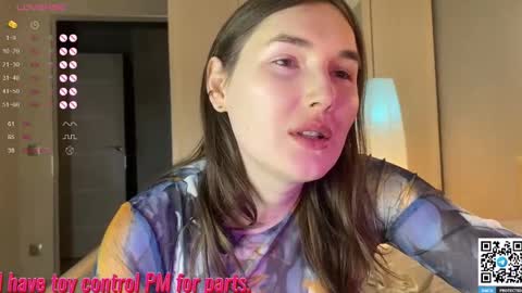 Snapshot of maria_bowie chatting on 12-14-25, 08:57 Maria online show from 12-14-25, 08:57