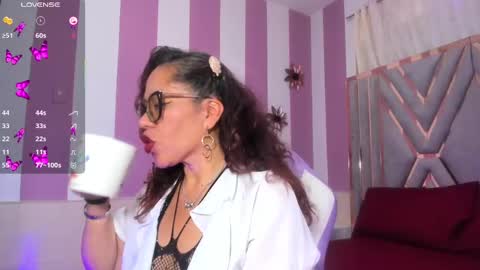 Snapshot of maria_paulac chatting on 02-20-25, 04:50 MARIA online show from 02-20-25, 04:50