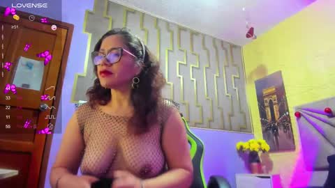 Snapshot of maria_paulac chatting on 02-23-25, 04:46 MARIA online show from 02-23-25, 04:46